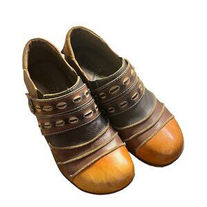 L'Artiste Hand Panted Leather Clog - Size 7.5